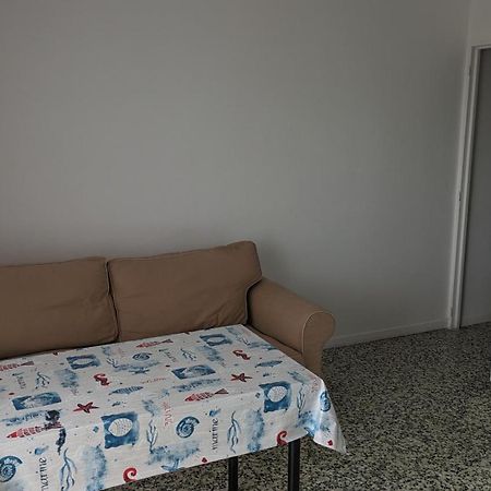 Studio Avec Coin Nuit, 100 M De La Mer Le Lavandou Εξωτερικό φωτογραφία