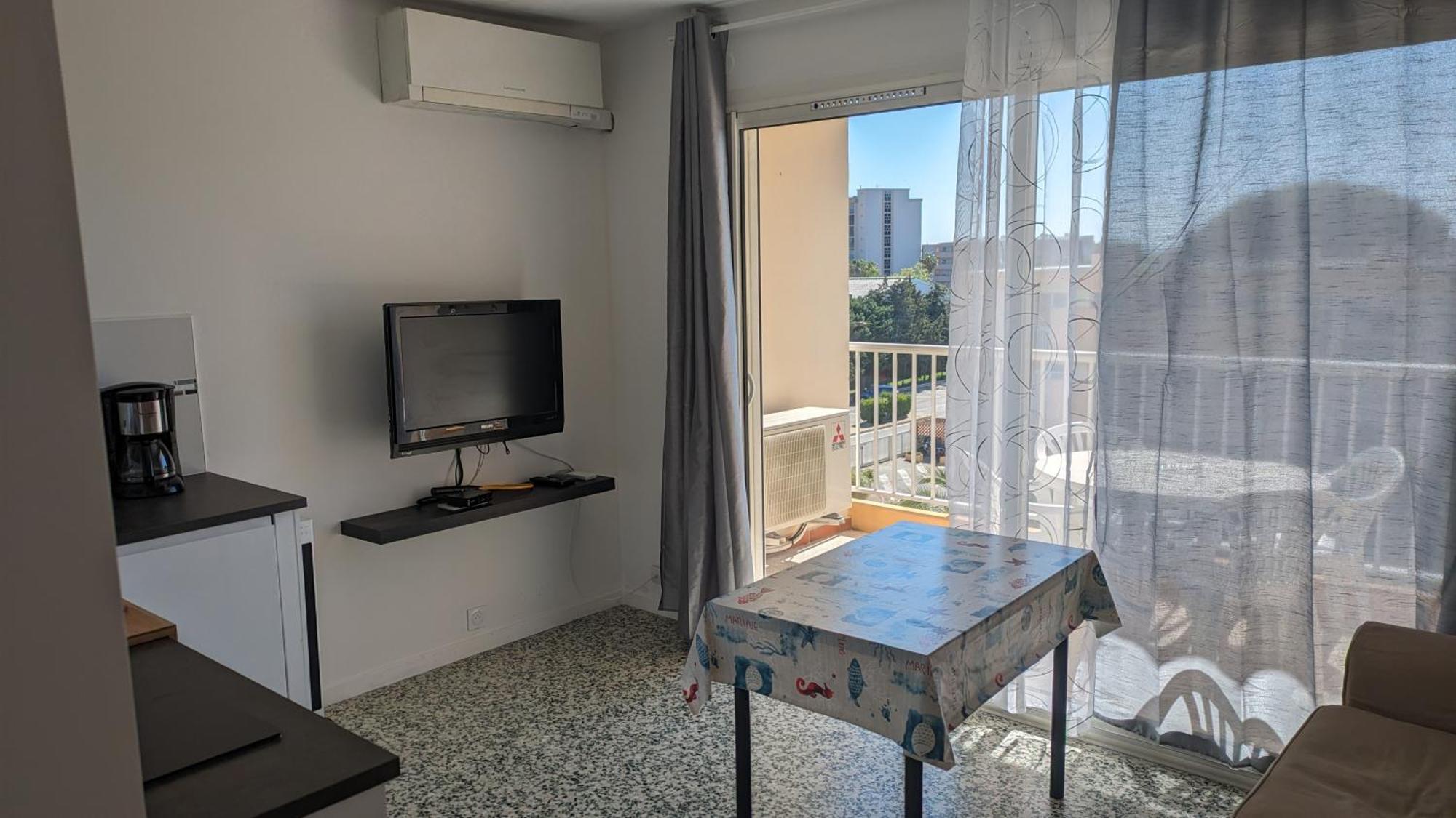Studio Avec Coin Nuit, 100 M De La Mer Le Lavandou Εξωτερικό φωτογραφία